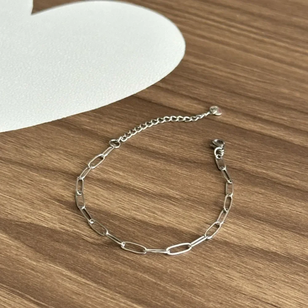 Elegant Silver Chain Bracelet Q63
